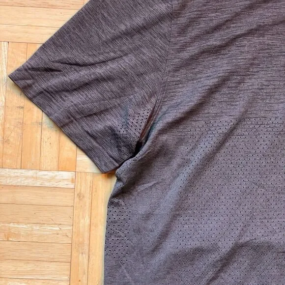 Lululemon Metal Vent Breathe Polo Men Size Large Shirt Graphite Grey Performance - Picture 6 of 9